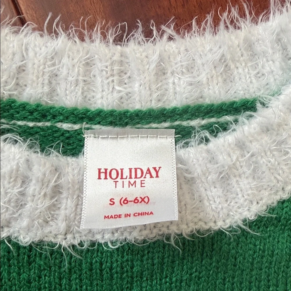 Holiday Time Green and White Santa Sweater for girls